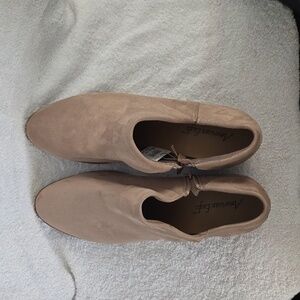 American Eagle Tan Suede ankle booties 13 wide width